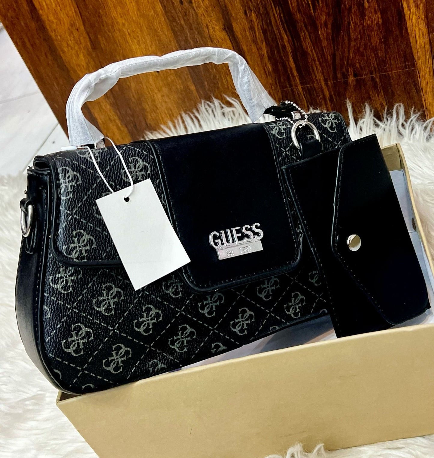 Guess Crossbody