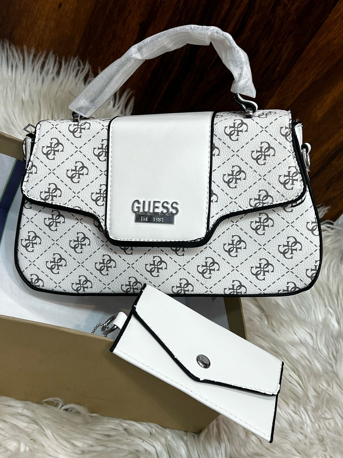 Guess Crossbody