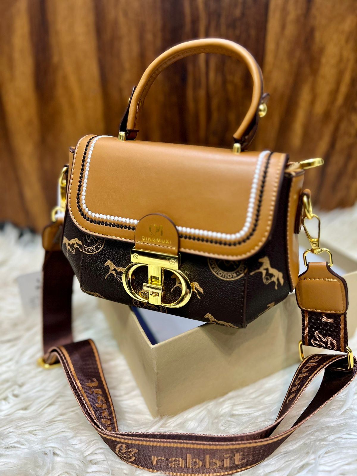 LEO CROSSBODY