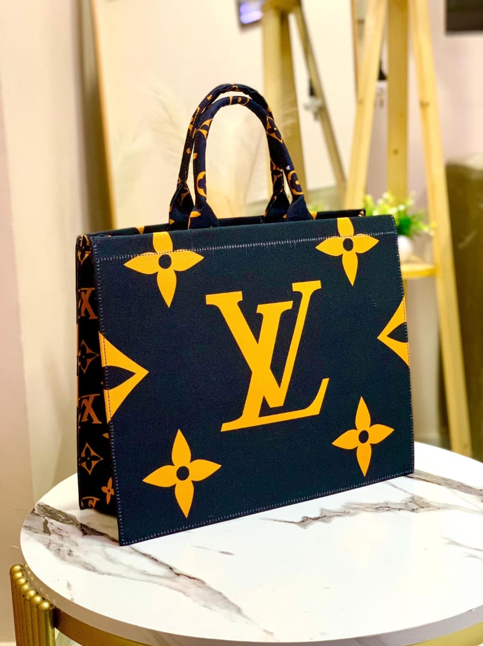 LV TOTEBAGS