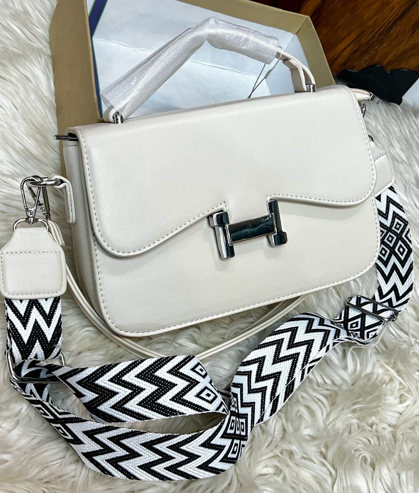 Sports crossbody