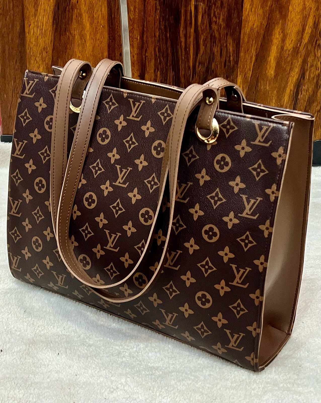Lv totebag