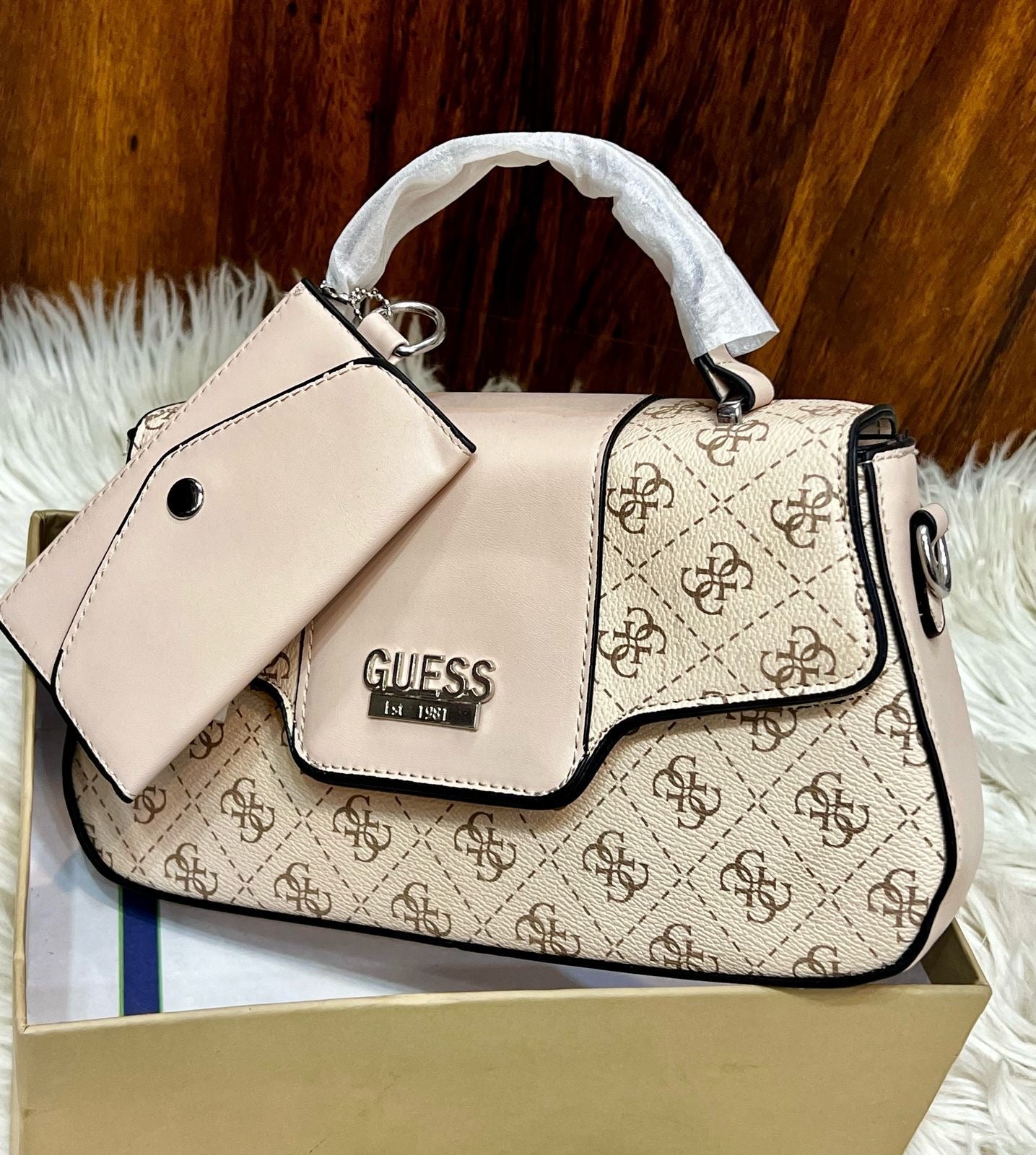 Guess Crossbody