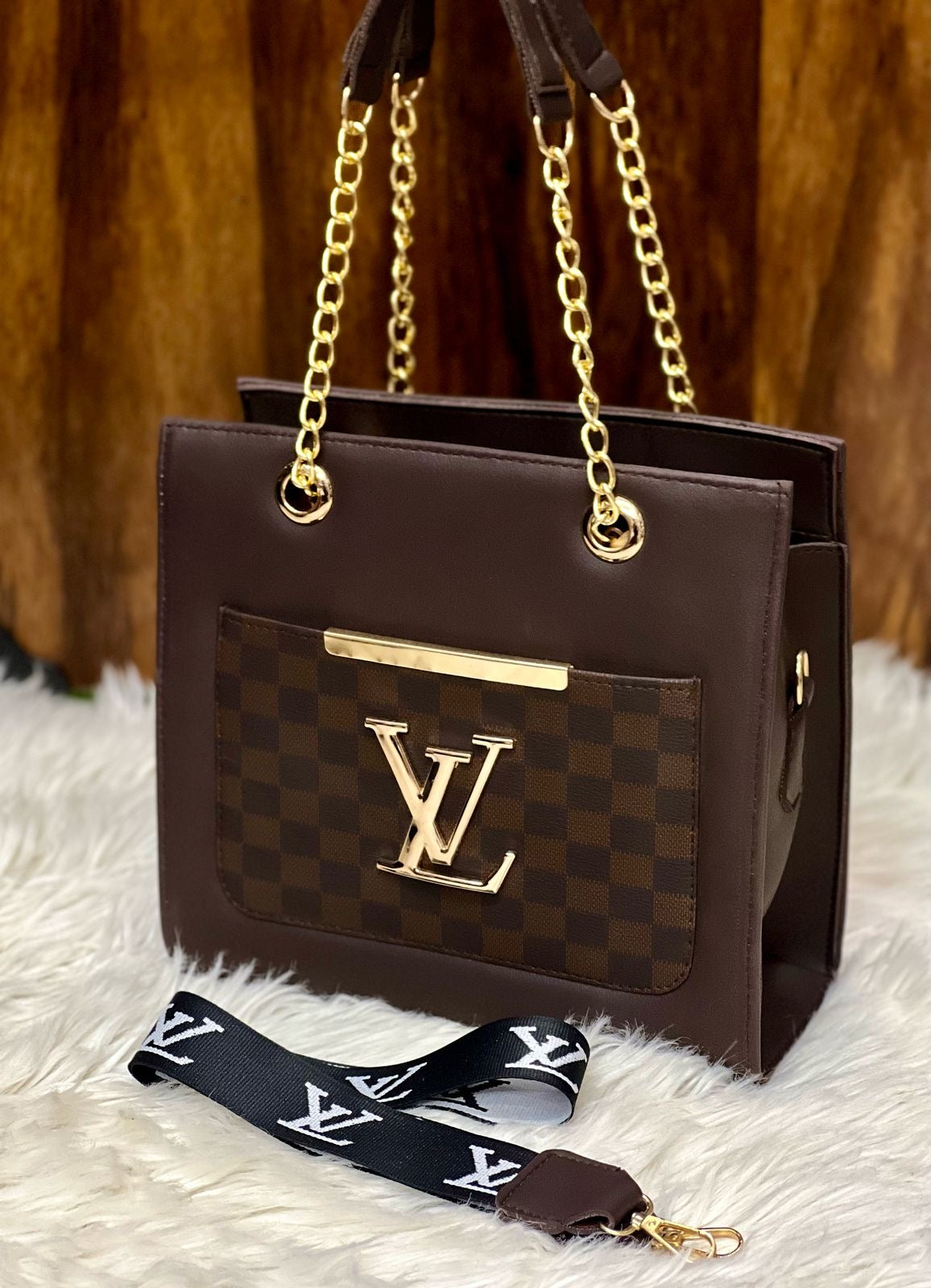 LV TOTES