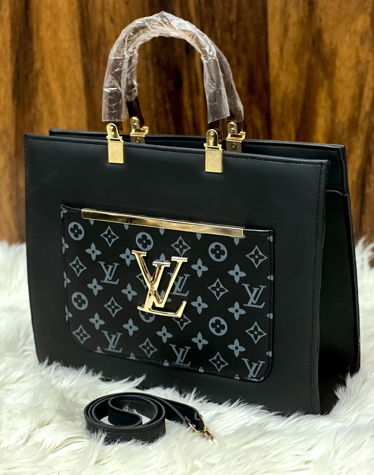 LV TOTES