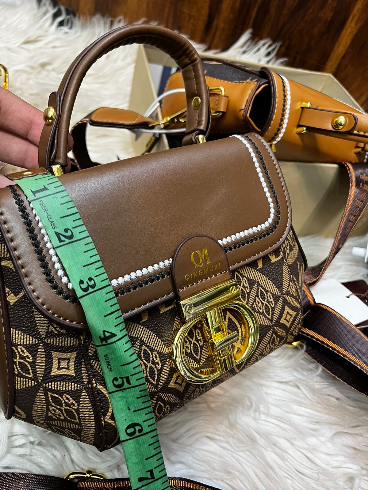 LEO CROSSBODY