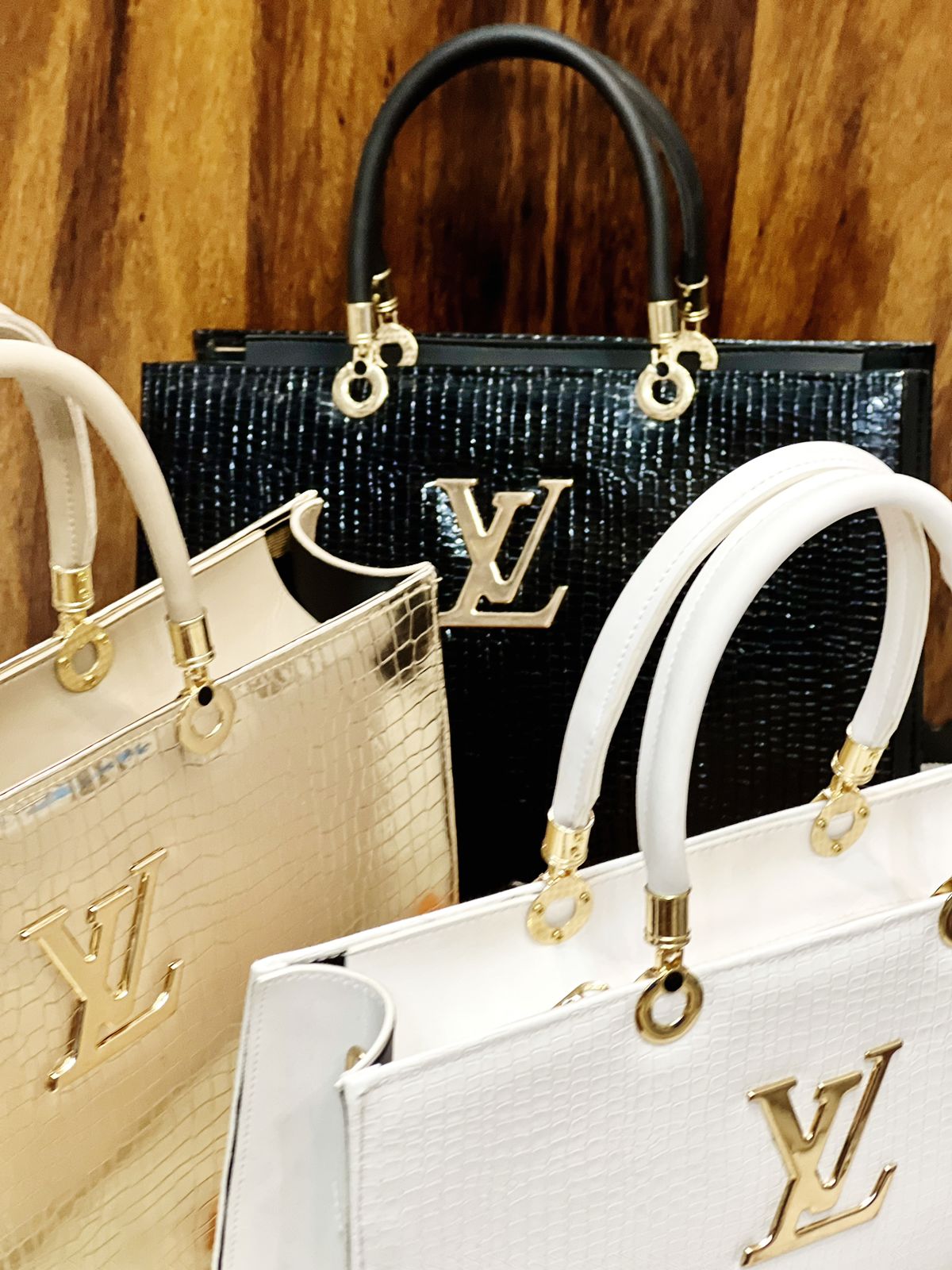 Premium Crocodile Hand Bag (2)