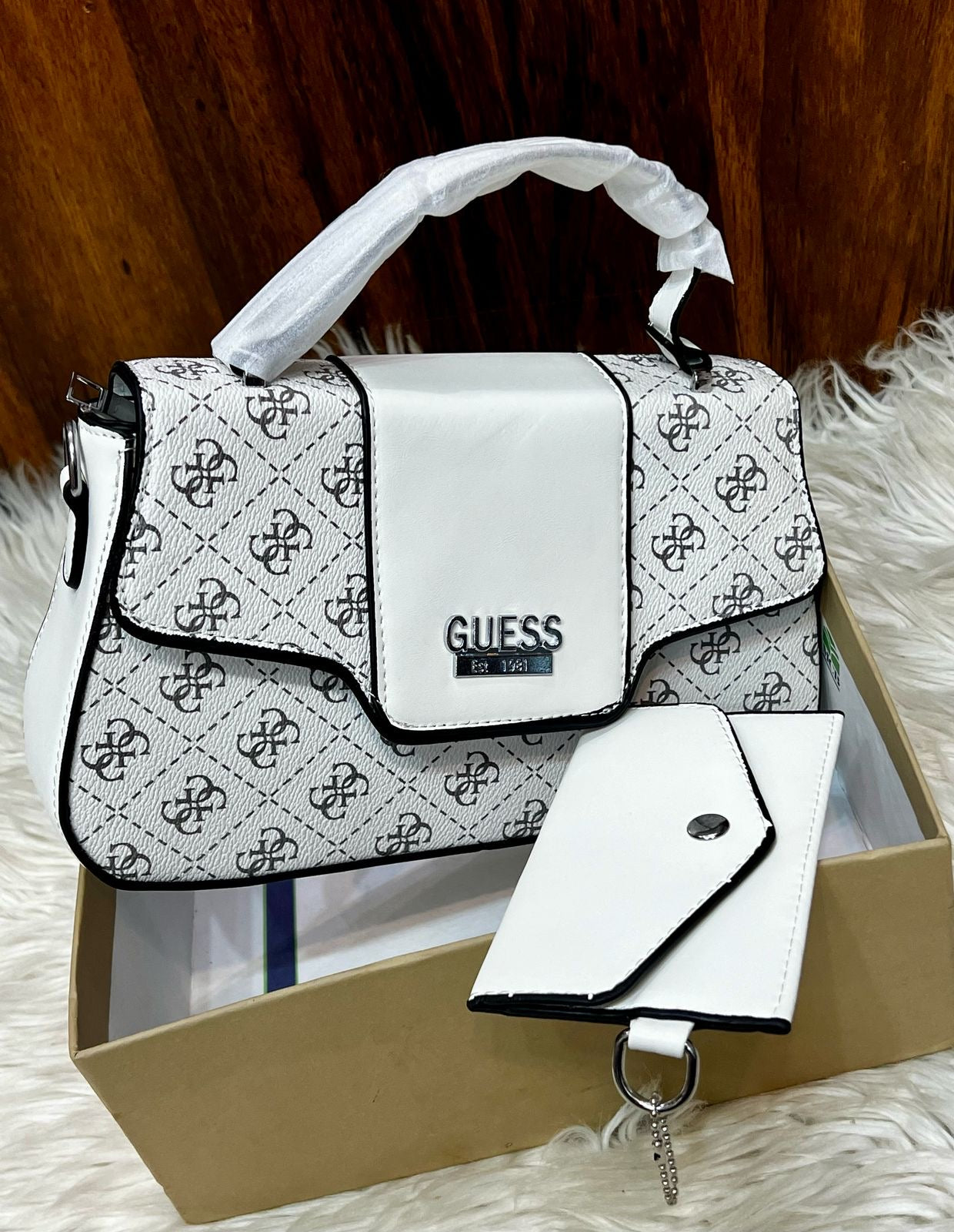 Guess Crossbody