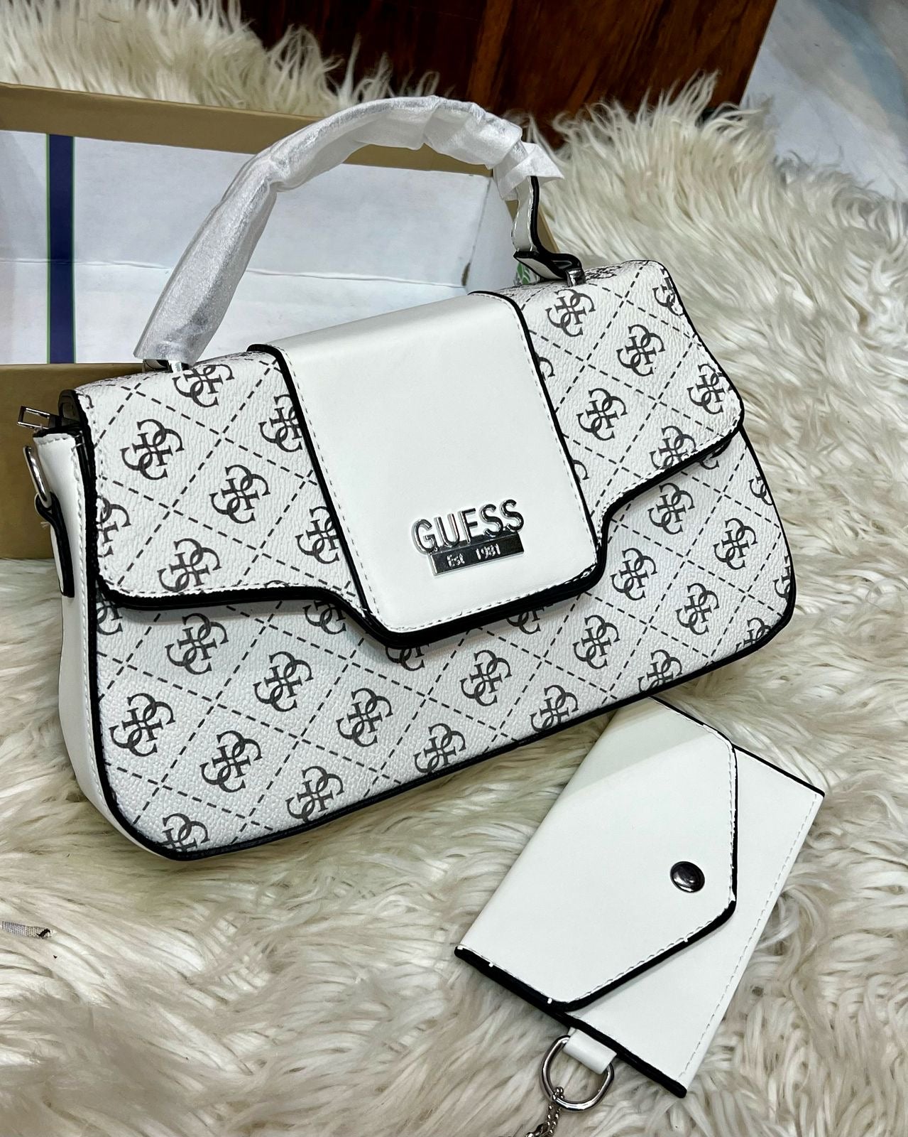 Guess Crossbody
