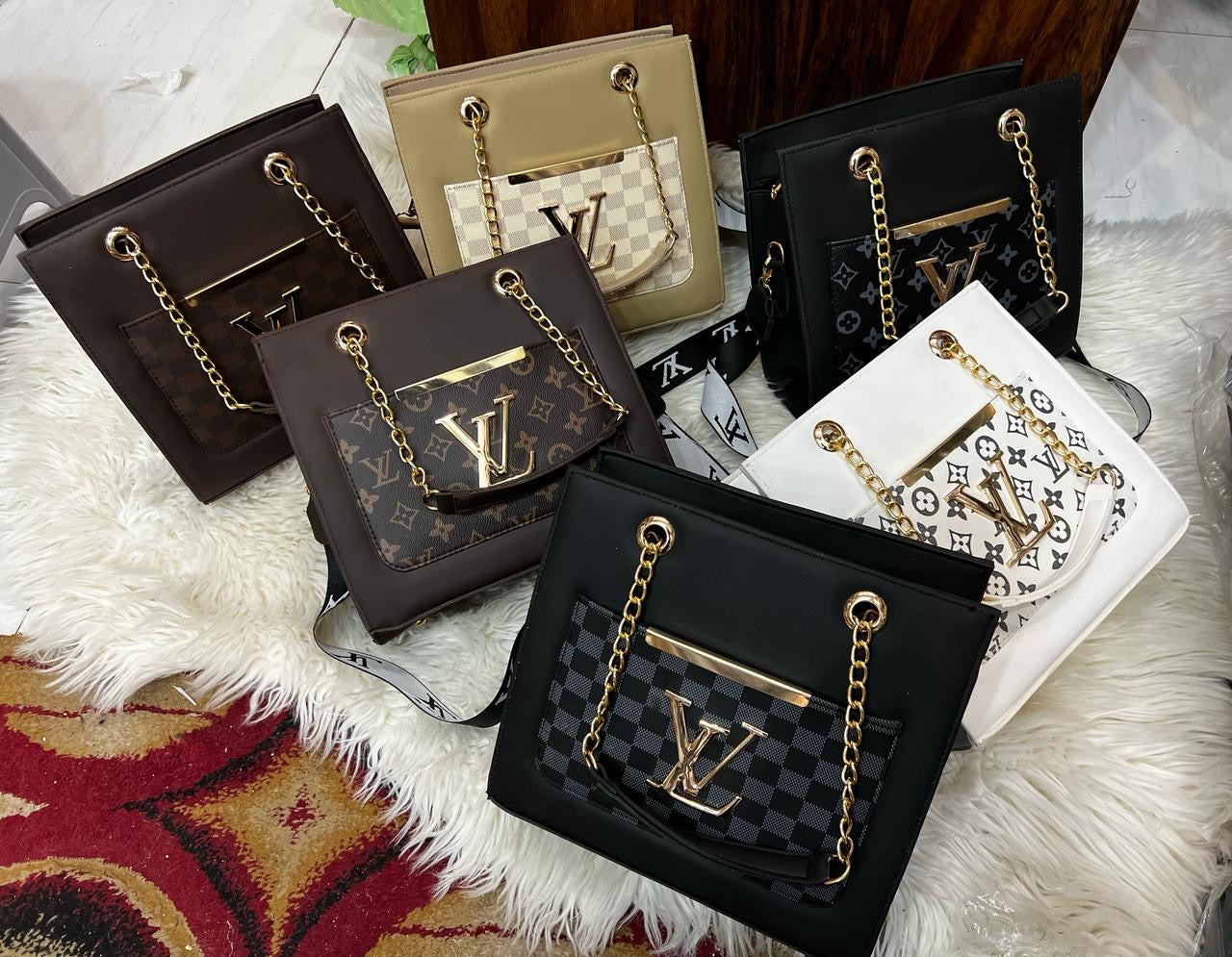 LV TOTES
