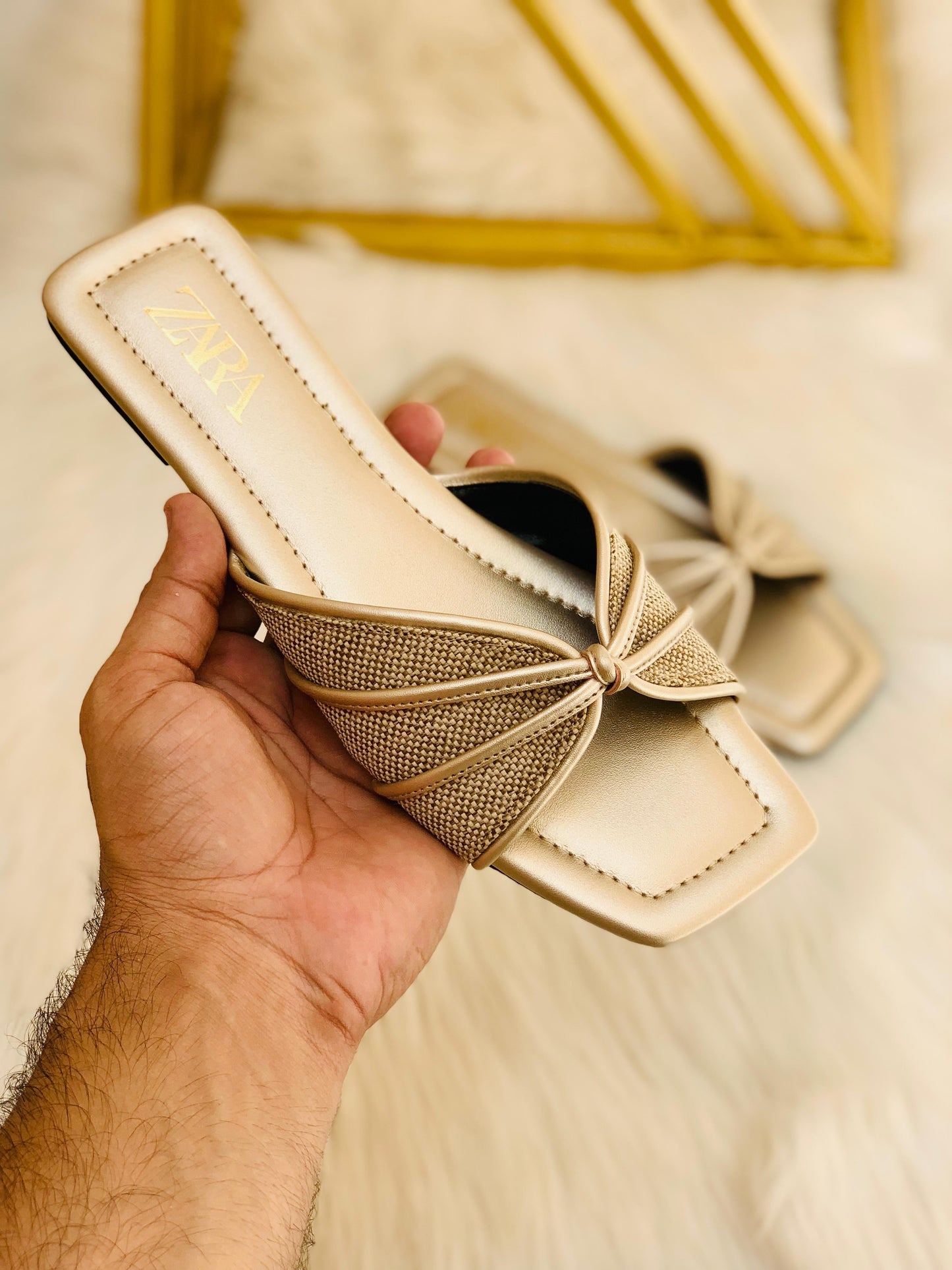 Zara jutt Flats