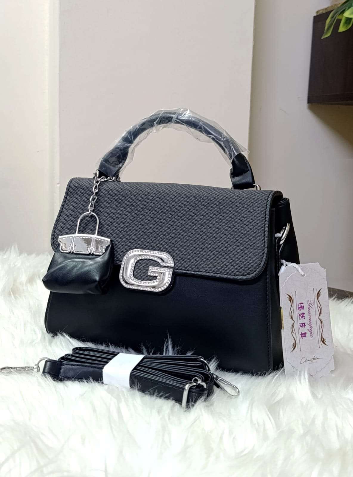 Cross Body Bag With Elegant G Buckle