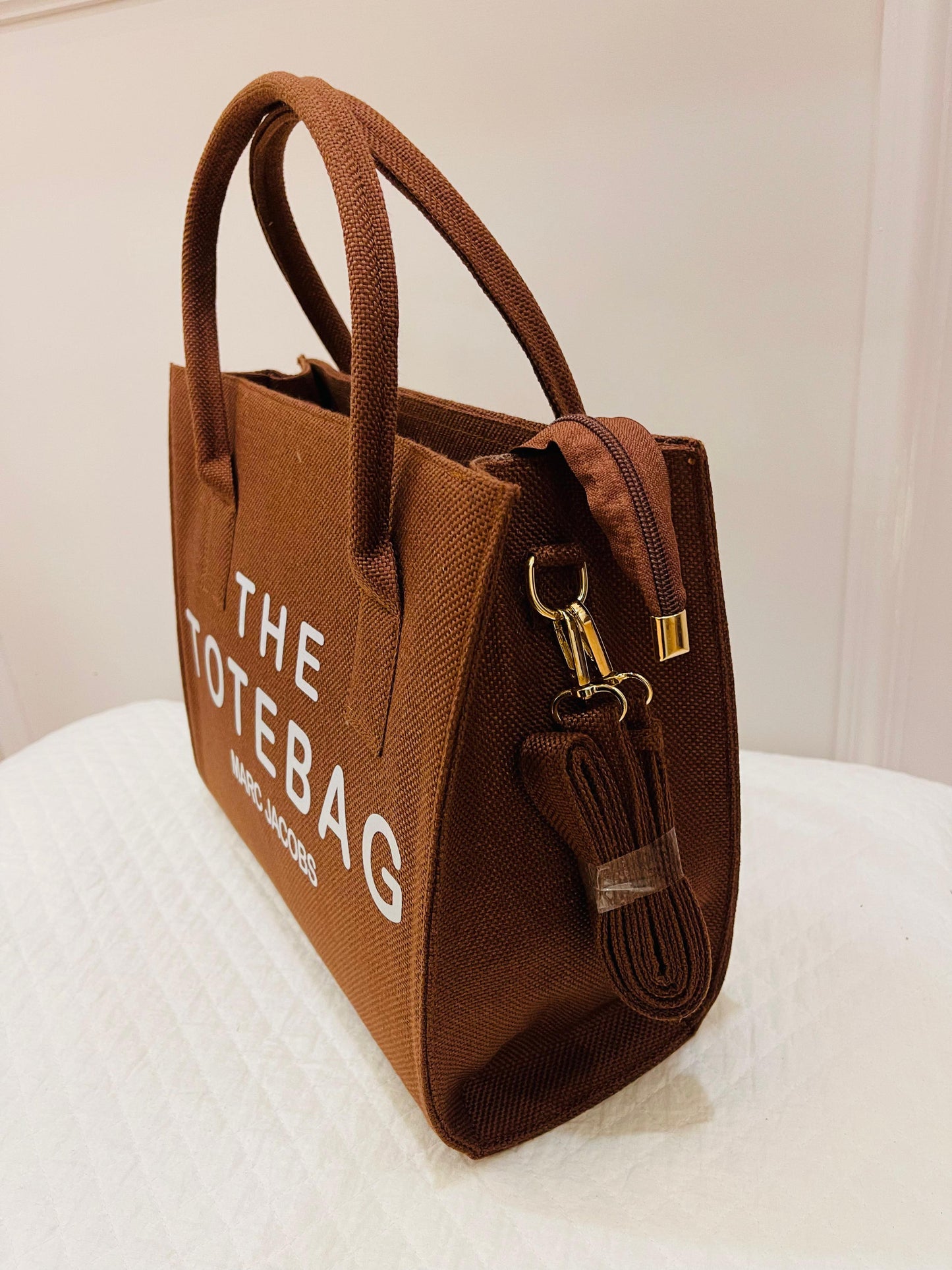 THE TOTE BAG